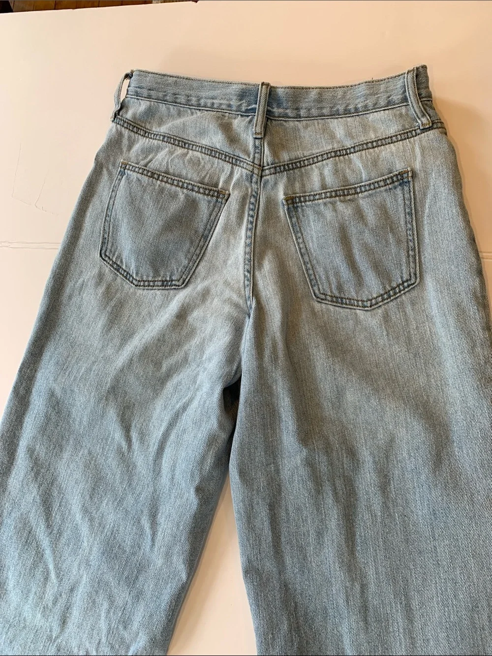 Universal Thread Women’s Size 4 / 27 Relaxed Fit Wide Leg 100% Cotton Jeans
